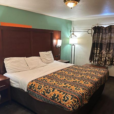 Hillcrest Motel By Oyo Aurora Near Lawrenceburg 외부 사진