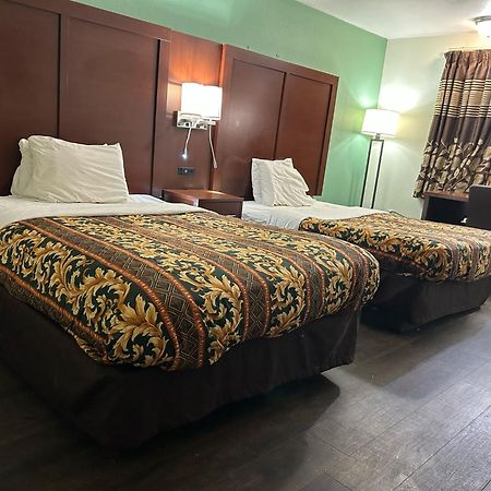 Hillcrest Motel By Oyo Aurora Near Lawrenceburg 외부 사진