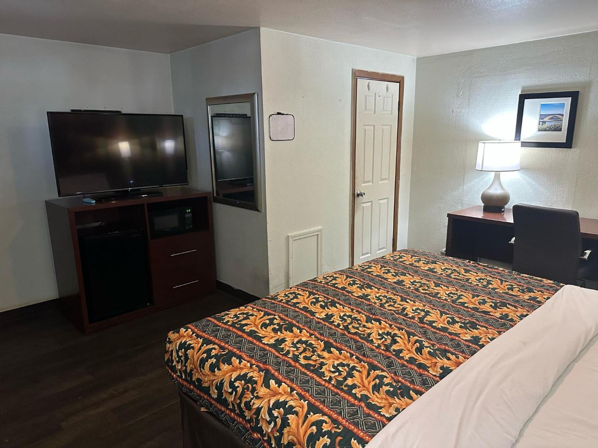 Hillcrest Motel By Oyo Aurora Near Lawrenceburg 외부 사진
