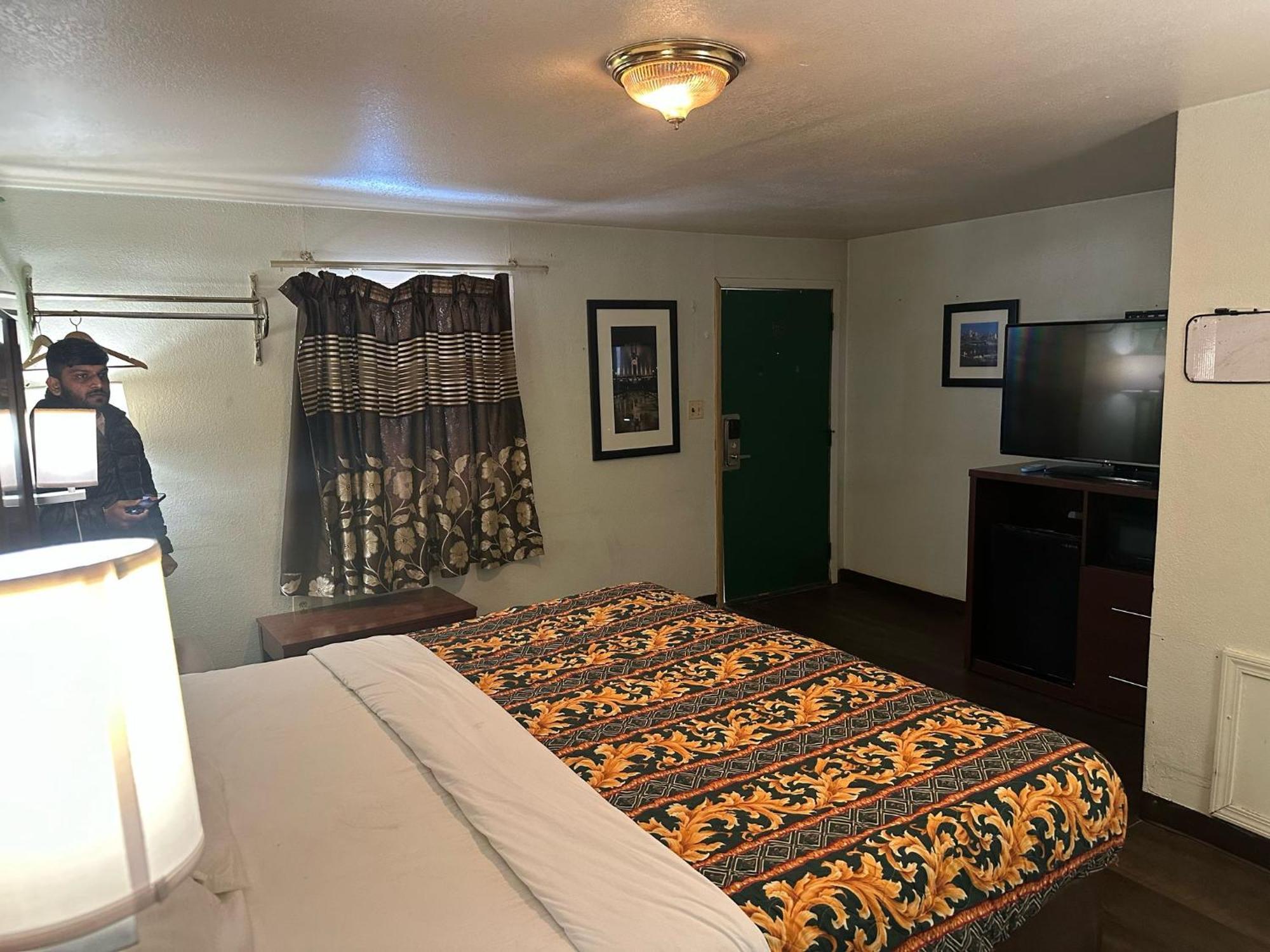 Hillcrest Motel By Oyo Aurora Near Lawrenceburg 외부 사진