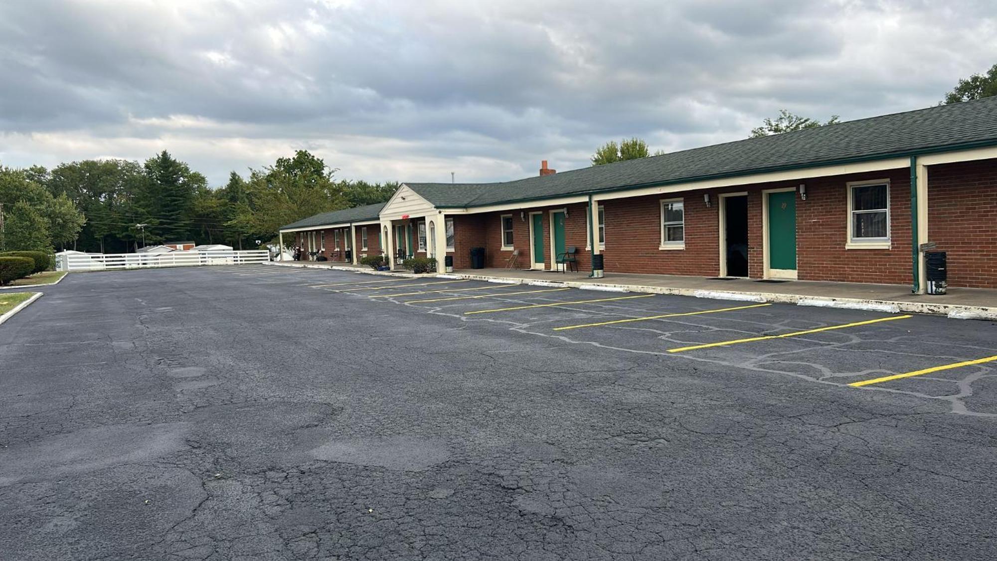 Hillcrest Motel By Oyo Aurora Near Lawrenceburg 외부 사진