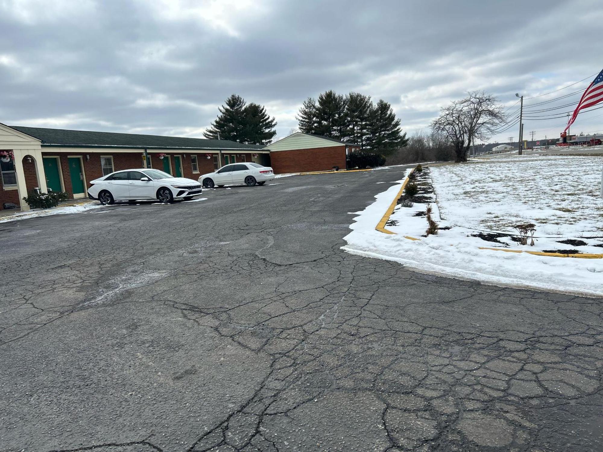 Hillcrest Motel By Oyo Aurora Near Lawrenceburg 외부 사진