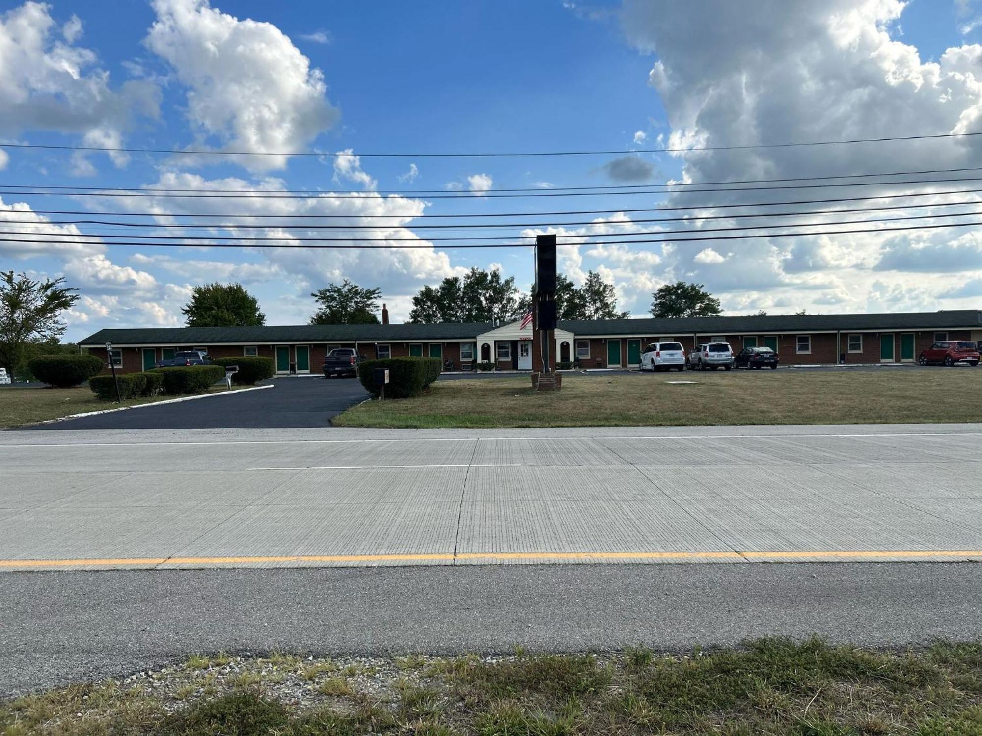 Hillcrest Motel By Oyo Aurora Near Lawrenceburg 외부 사진